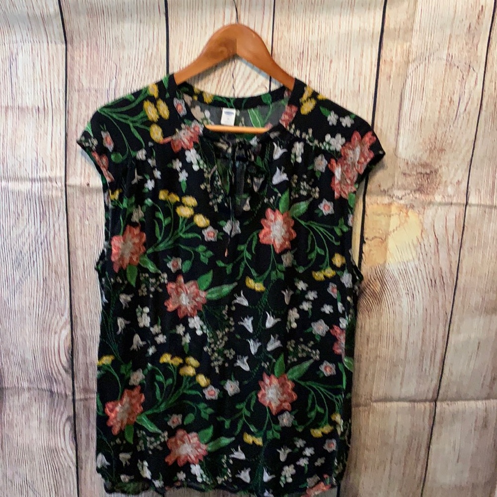 Cute comfortable short sleeve blouse